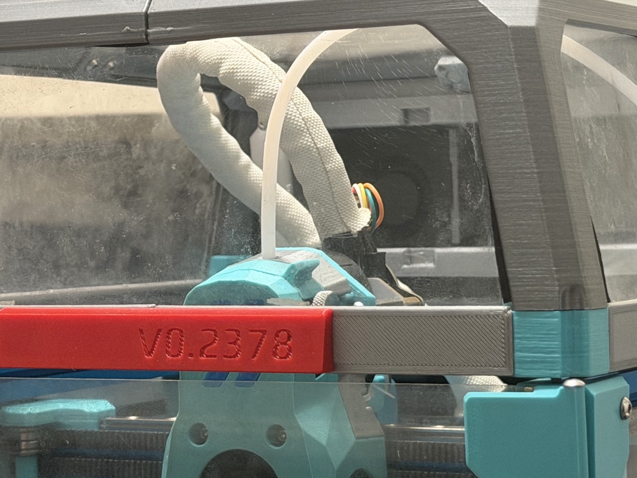 A 5010 blower-style fan in V0.2378 being exposed for everyone to see
