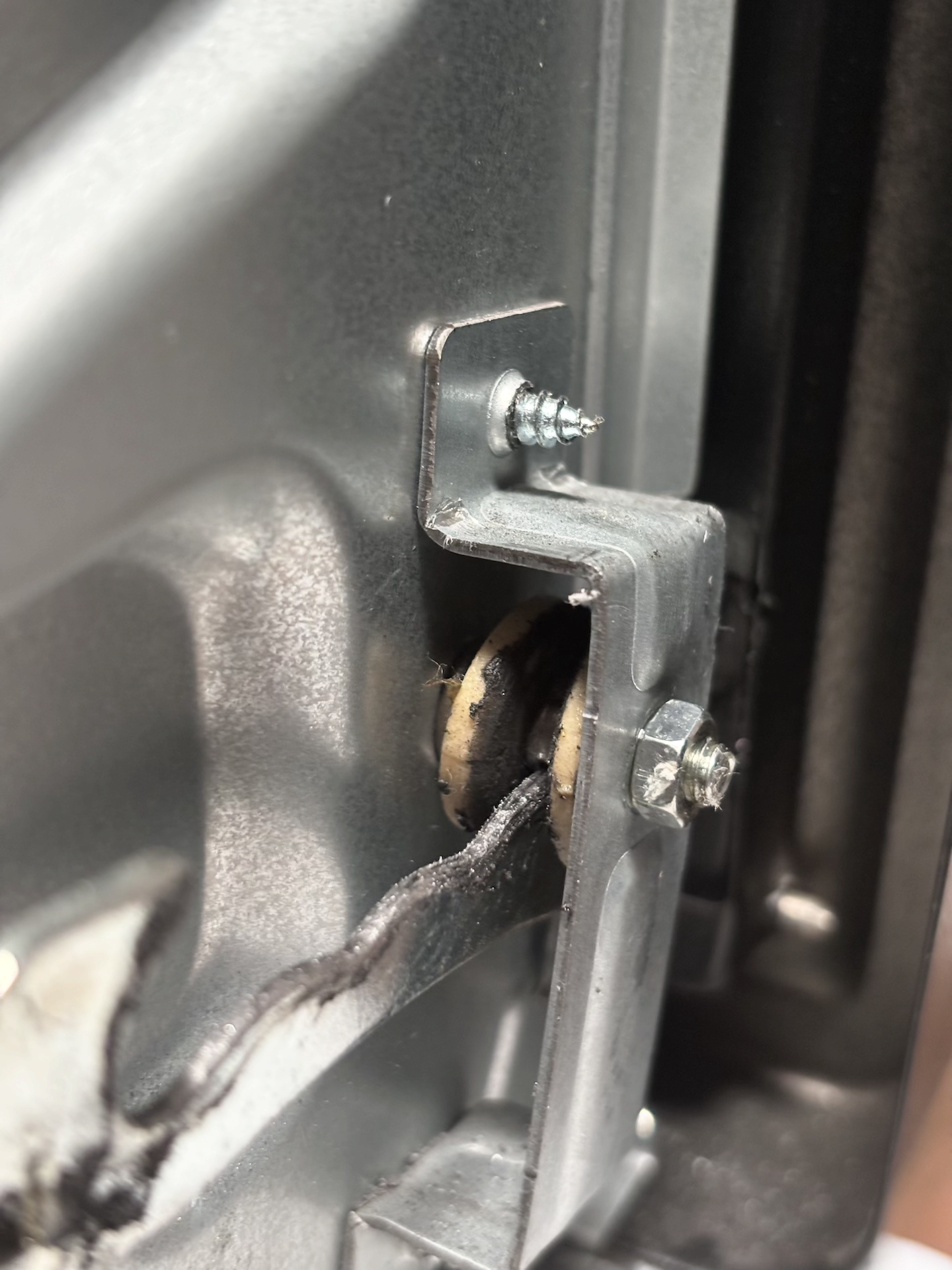 The included plastic roller in the oven that have severely dug down.